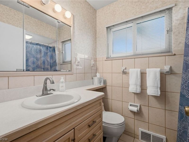 26742 Henry Road, Bay Village, OH 44140 Photo 32
