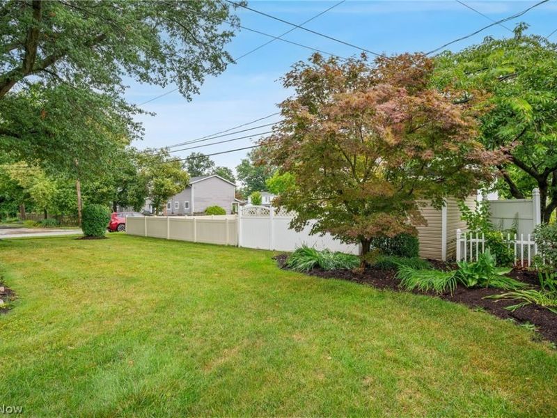 26742 Henry Road, Bay Village, OH 44140 Photo 6