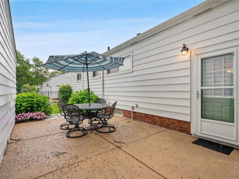 26742 Henry Road, Bay Village, OH 44140 Photo 7