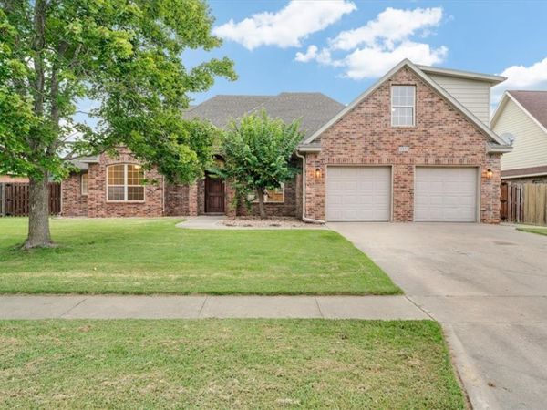4334 E Oakmont Drive , Fayetteville, AR 72701