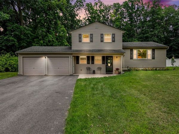 425 Tara Lane , Webster, NY 14580
