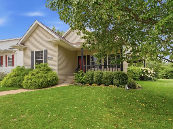 4626 Kelling Street , Davenport, IA 52806