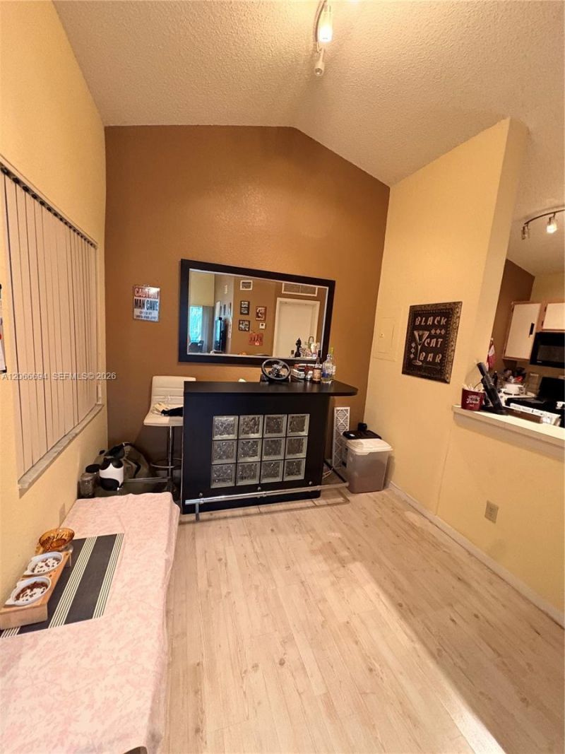 2880 N Oakland Forest Dr, Unit 313, Oakland Park, FL 33309 Photo