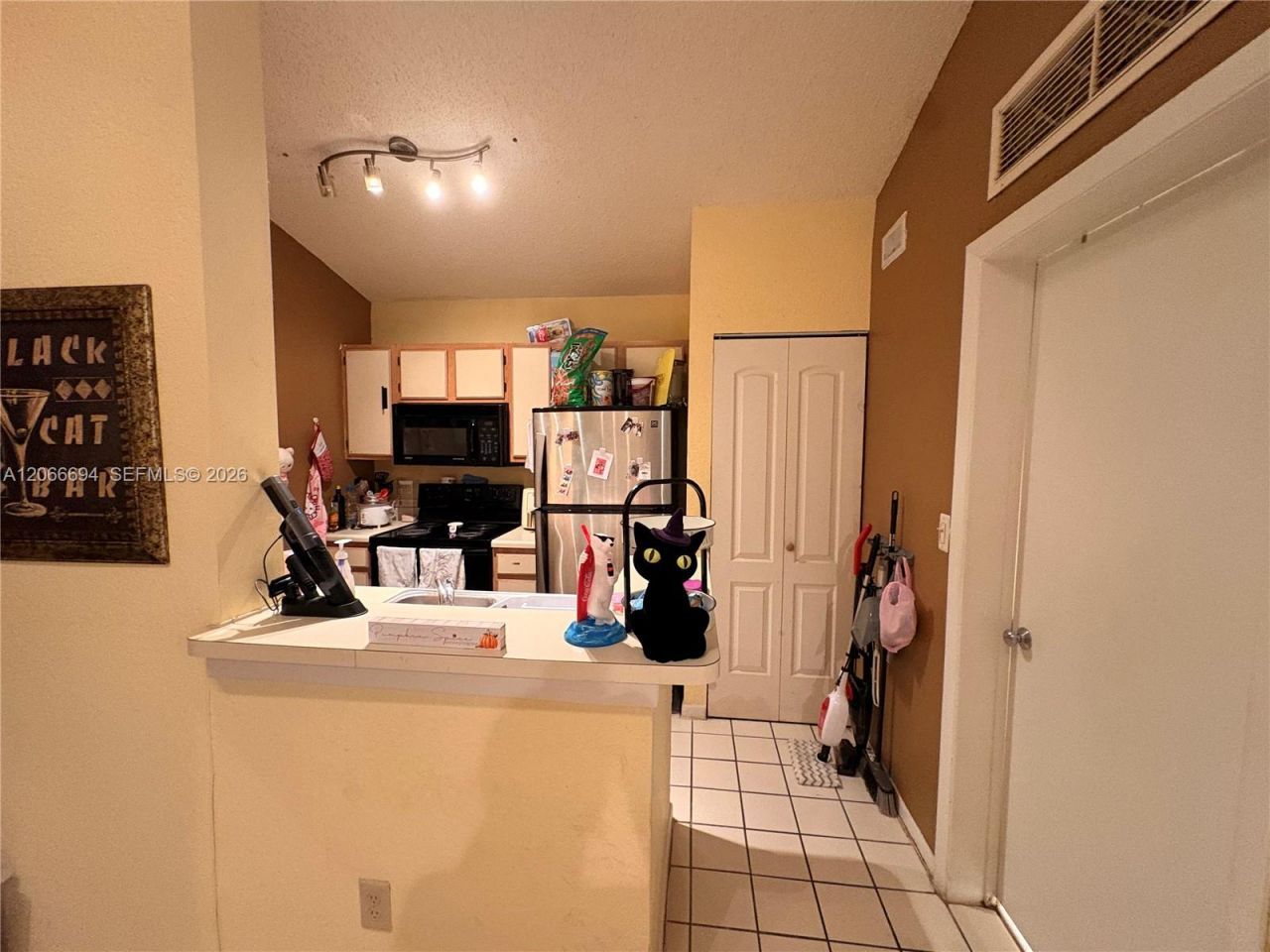 2880 N Oakland Forest Dr, Unit 313, Oakland Park, FL 33309 Photo