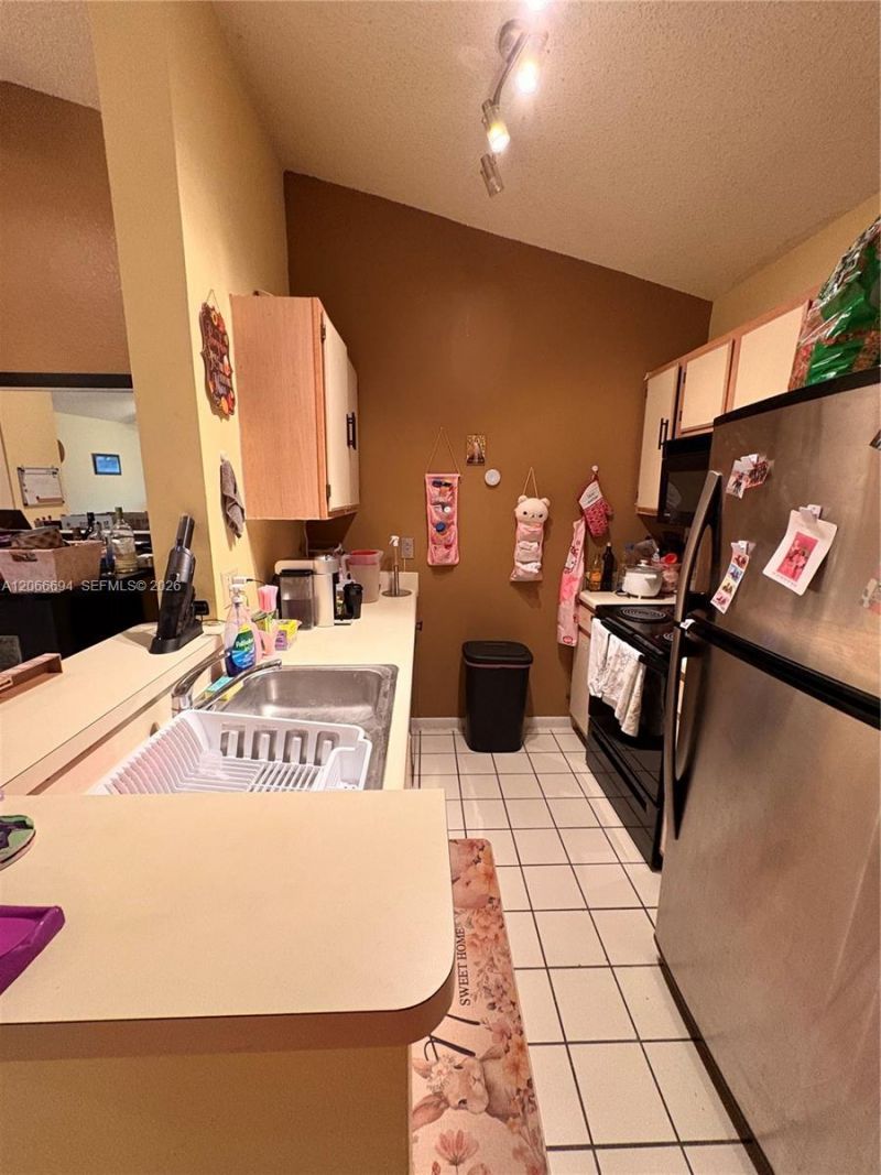 2880 N Oakland Forest Dr, Unit 313, Oakland Park, FL 33309 Photo