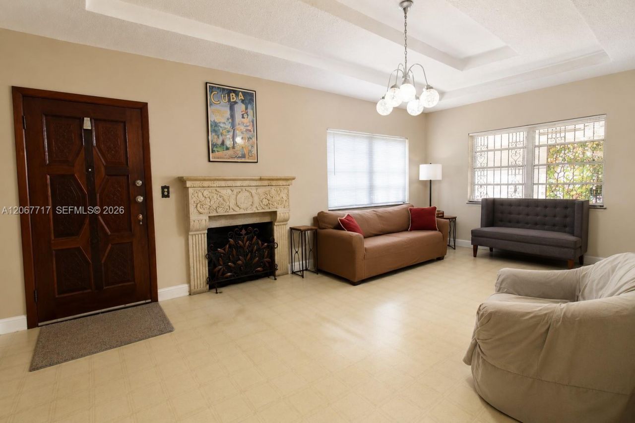 2347 SW 2nd St, Miami, FL 33135 Photo