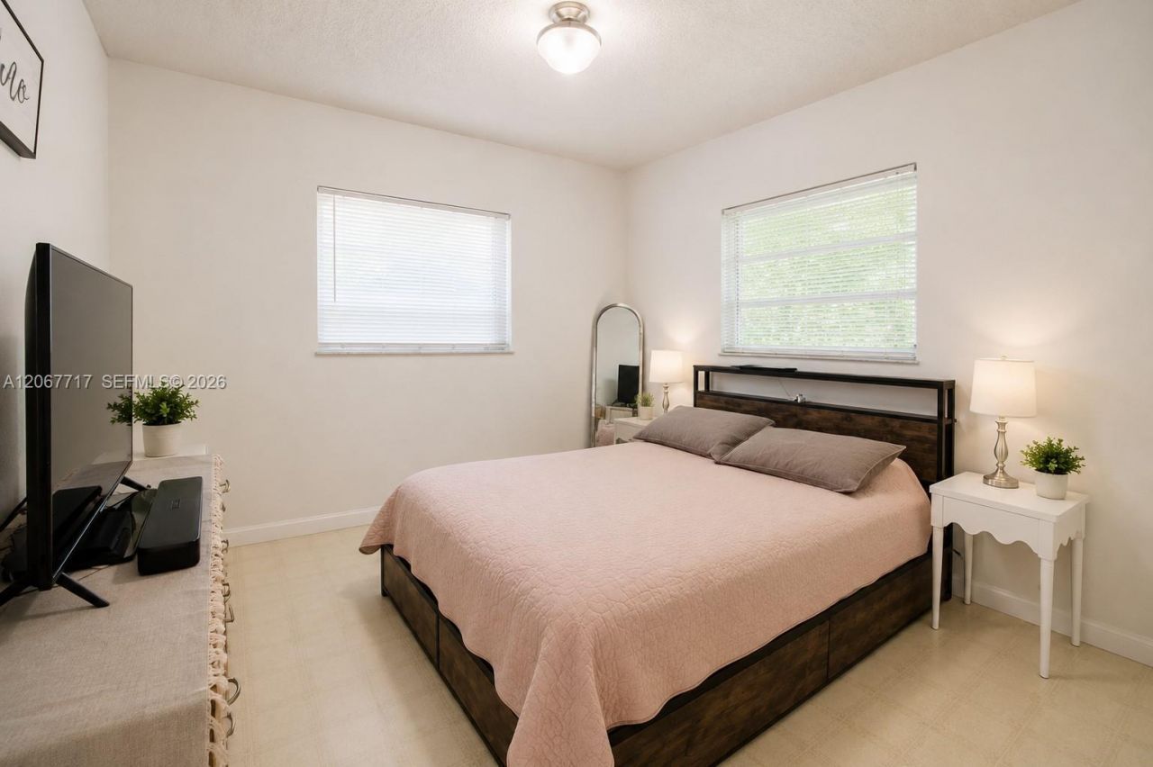 2347 SW 2nd St, Miami, FL 33135 Photo