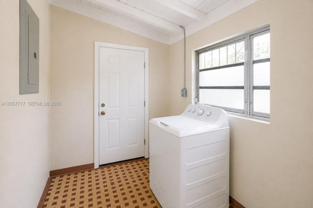 2347 SW 2nd St, Miami, FL 33135 Photo