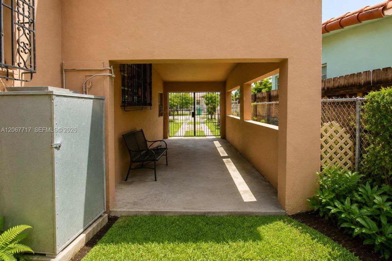 2347 SW 2nd St, Miami, FL 33135 Photo