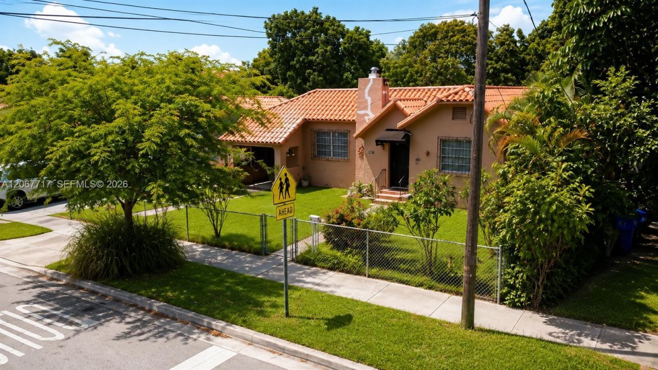 2347 SW 2nd St, Miami, FL 33135 Photo