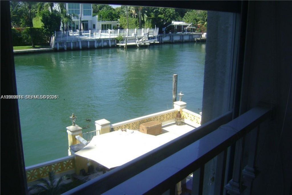 4812 Pine Tree Dr, Unit 201, Miami Beach, FL 33140 Photo