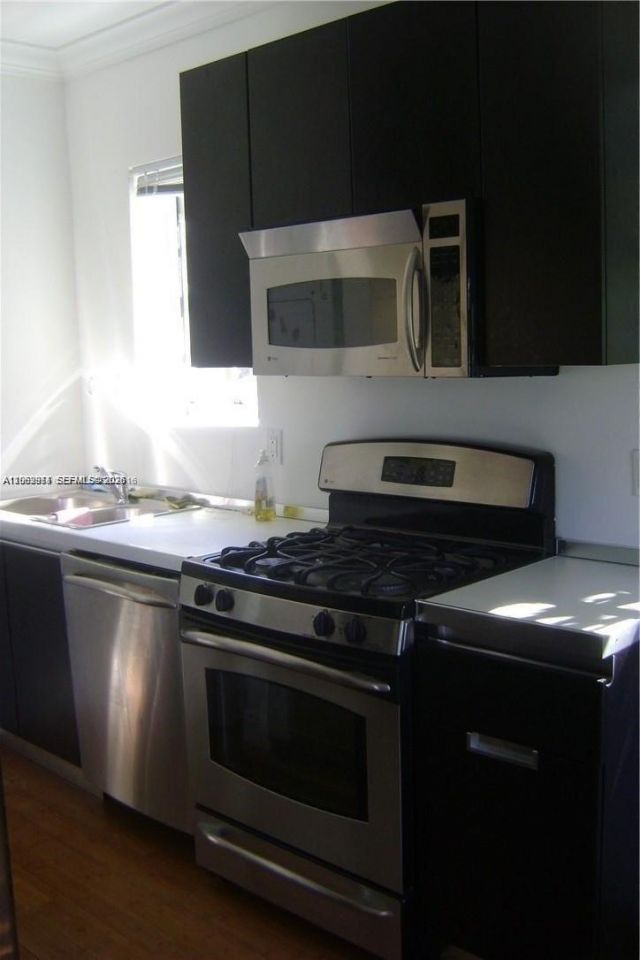 4812 Pine Tree Dr, Unit 201, Miami Beach, FL 33140 Photo