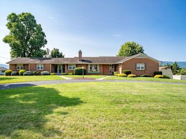 103 WEST HIGH ST, STUARTS DRAFT, VA 24477