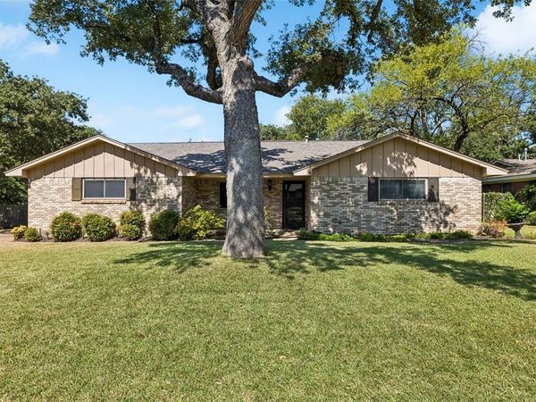 505 Caduceus Lane, Hurst, TX 76053