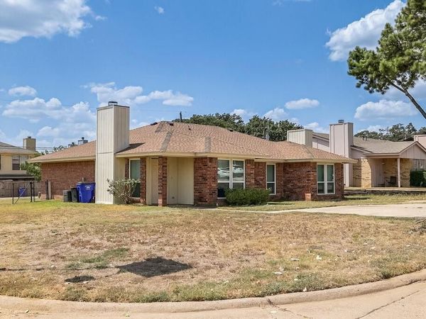 113 Oak Wood Lane, Kennedale, TX 76060