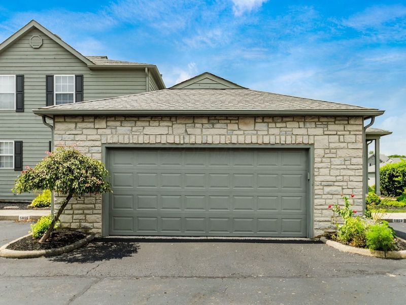 5805 Blendon Place Drive, Unit 13D, Columbus, OH 43230 Photo 1