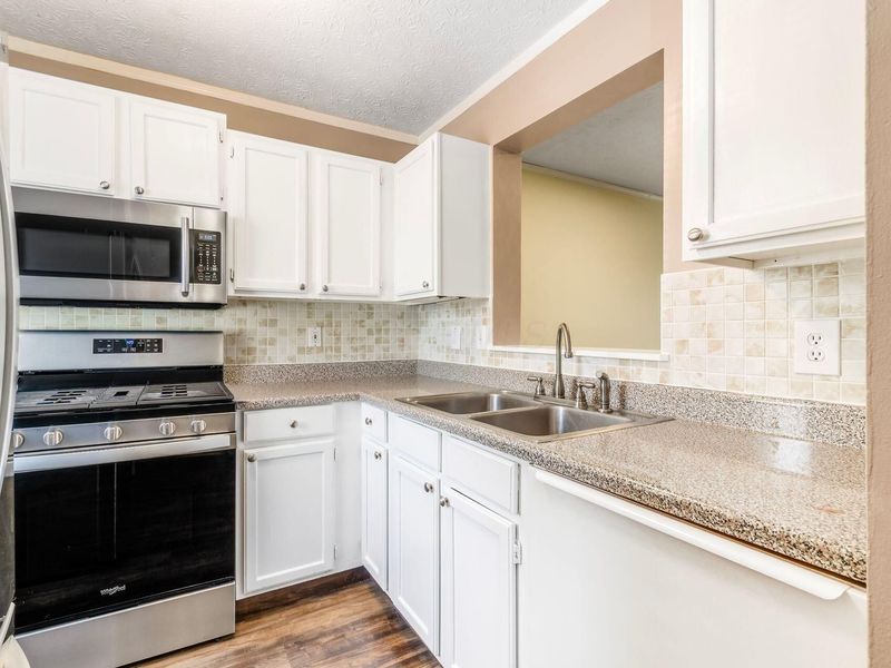 5805 Blendon Place Drive, Unit 13D, Columbus, OH 43230 Photo 12