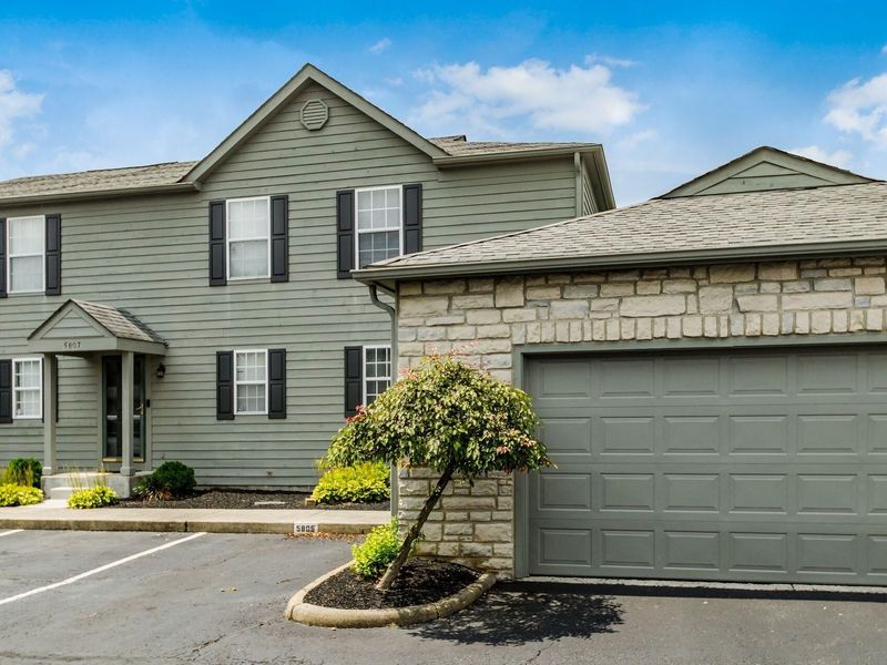 5805 Blendon Place Drive, Unit 13D, Columbus, OH 43230 Photo 2