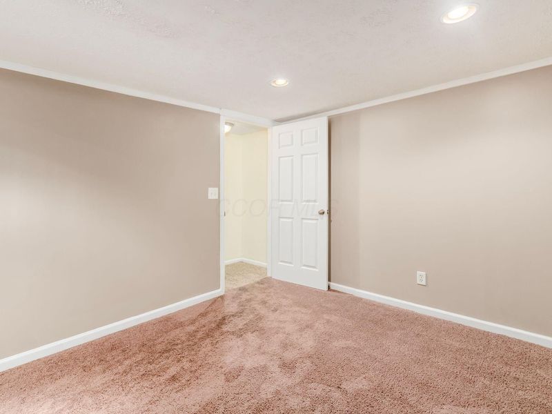 5805 Blendon Place Drive, Unit 13D, Columbus, OH 43230 Photo 25