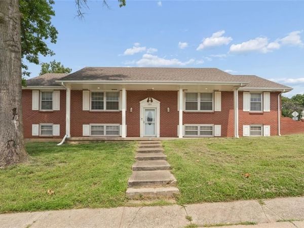 101 W Insley Avenue, Bonner Springs, KS 66012