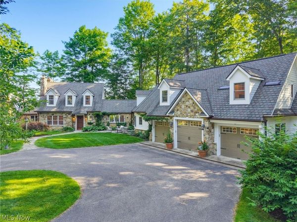 7910 Larkspur Lane, Russell, OH 44022