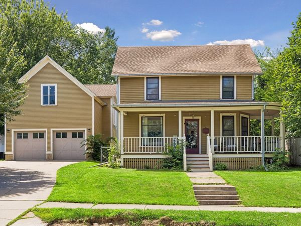 1004 6th Street S, Stillwater, MN 55082