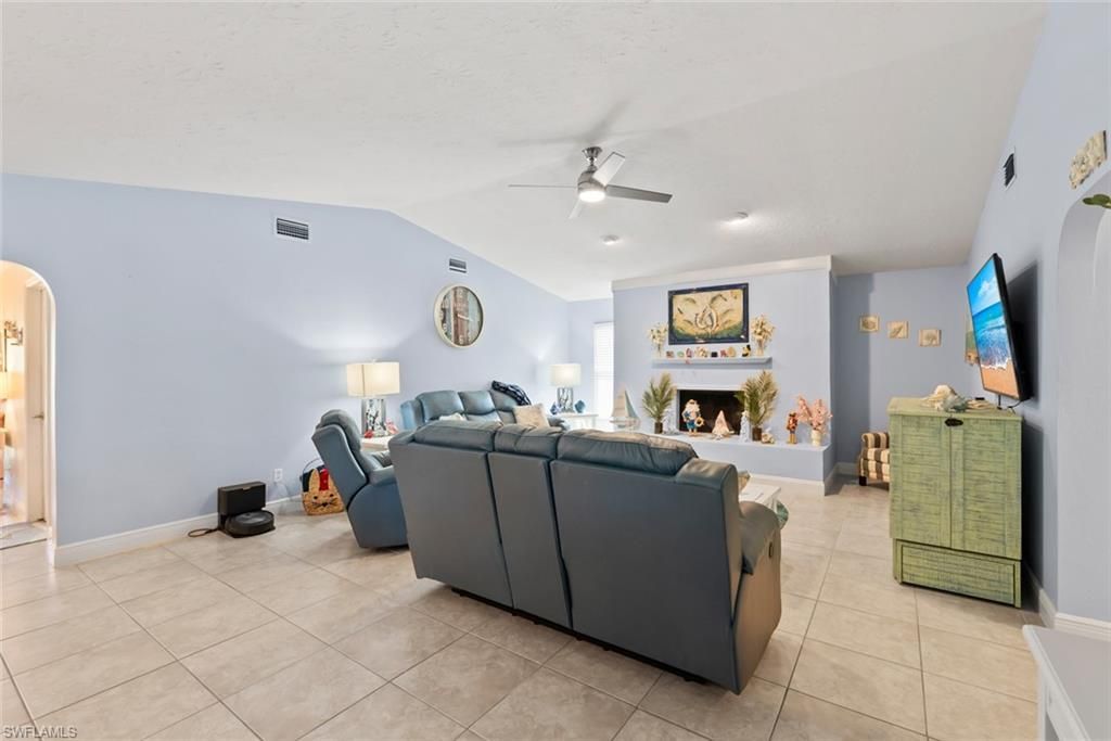 1826 SE 45th St, Cape Coral, FL 33904 Photo