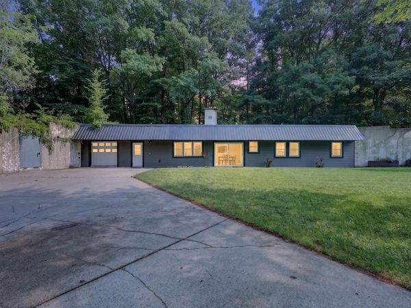1166 N Long Road, Pierson, MI 49339