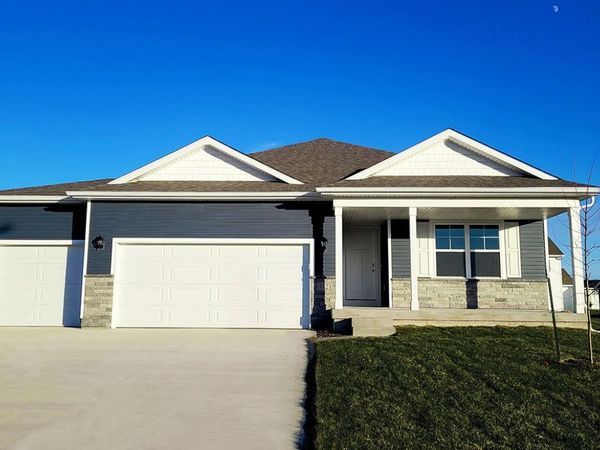2889 Prairielight Drive , Hiawatha, IA 52233