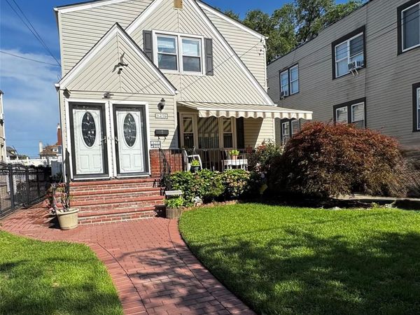 1376 Eggert Place , Far Rockaway, NY 11691