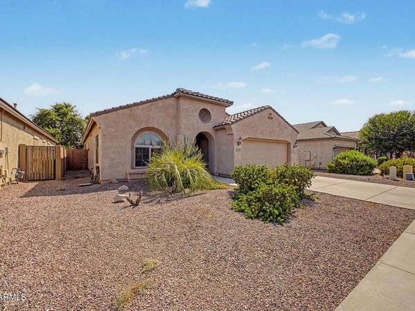 10947 E SYLVAN Avenue, Mesa, AZ 85212