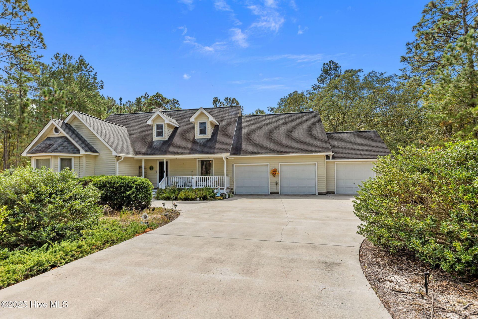 16000 Wildlife Lane, Wagram, NC 28396 Main Photo