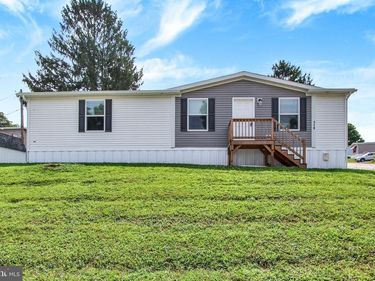 119 CHESTNUT HILL DRIVE, YORK, PA 17408