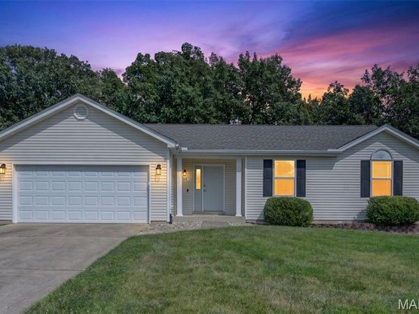 868 Molloy Drive, O'Fallon, MO 63366