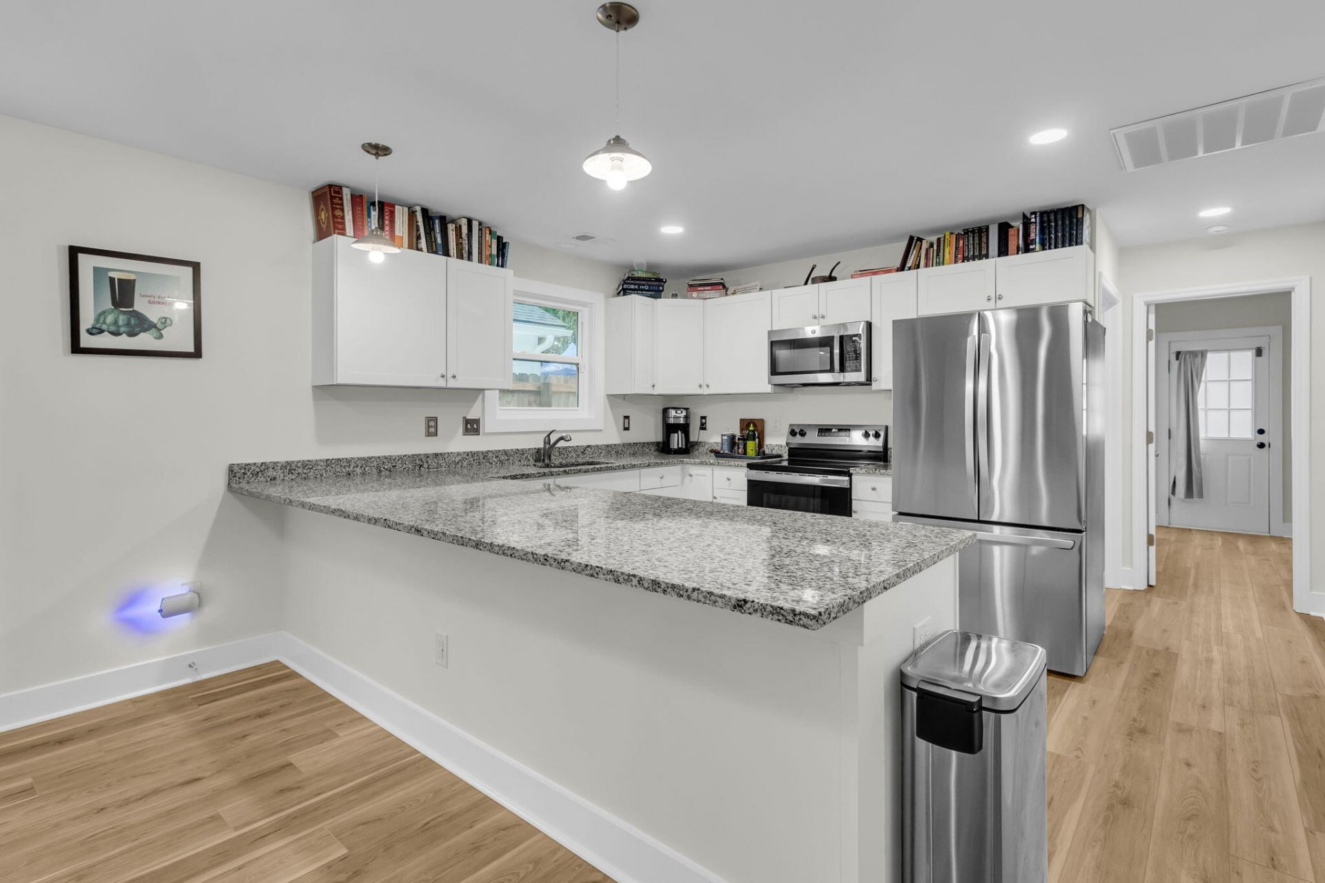 6961 Raymond Avenue Photo 11