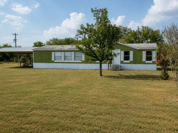 21574 US-90, Sabinal, TX 78881