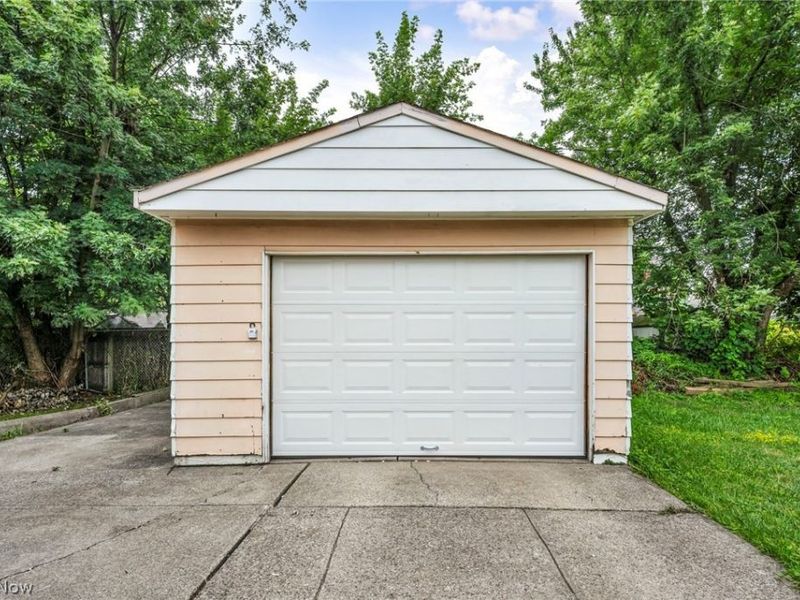 13805 Chapelside Avenue, Cleveland, OH 44120 Photo 38