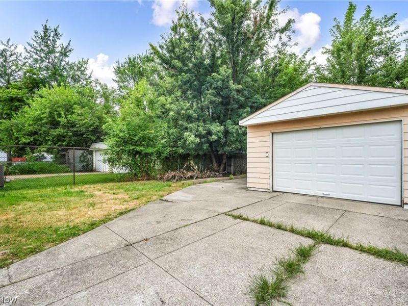 13805 Chapelside Avenue, Cleveland, OH 44120 Photo 39