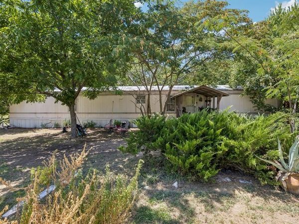 192 Oak Meadows Drive, Springtown, TX 76082
