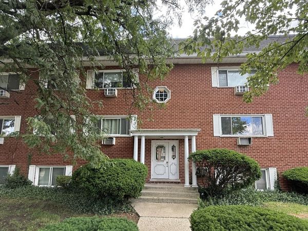 727 S Maple Avenue , Unit 302, Oak Park, IL 60304