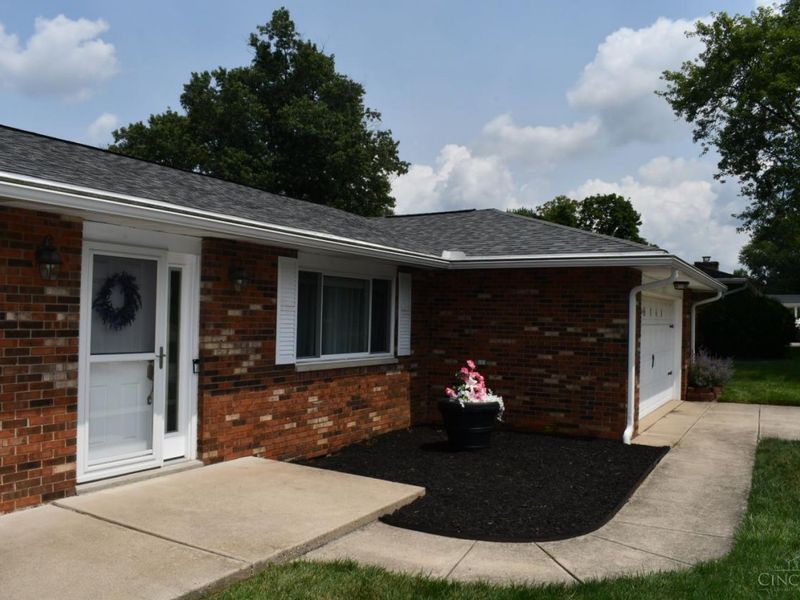 5868 Jaqui Lane, Franklin Township, OH 45005 Photo 2