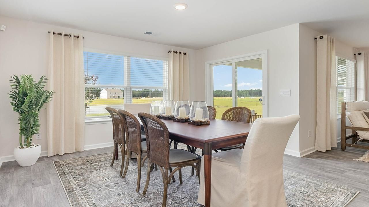 649 Strawberry Field Way Photo 9