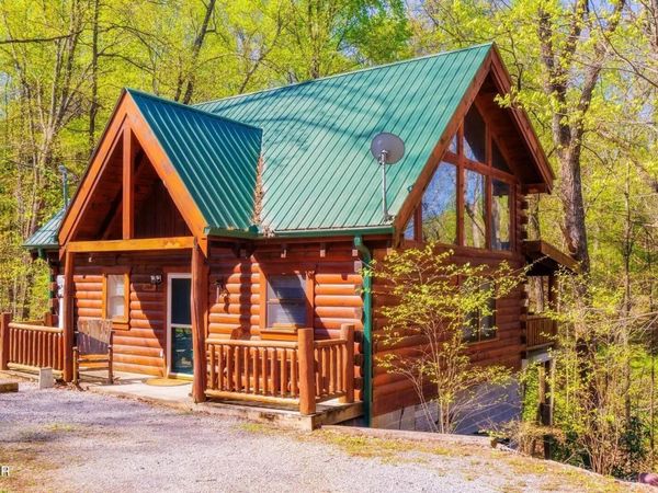 2449 Cedar Pass , Sevierville, TN 37876