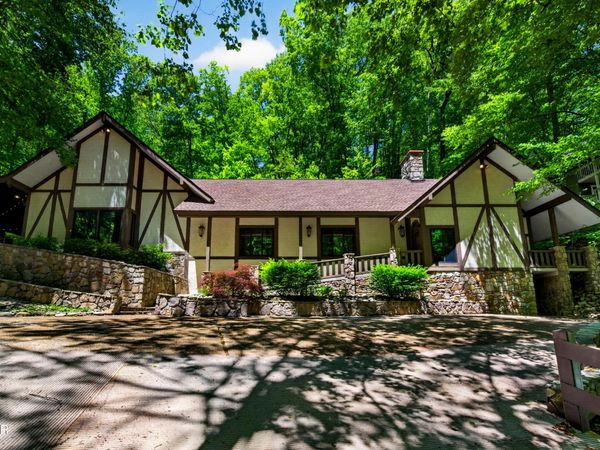 1116 Ski Mountain Road , Gatlinburg, TN 37738