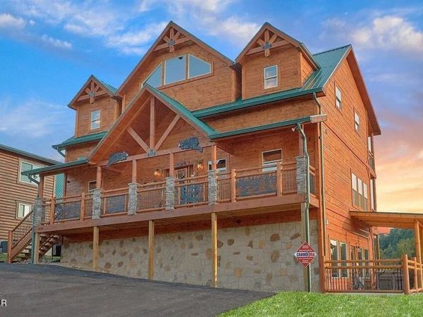 3286 Lonesome Pine Way , Sevierville, TN 37862
