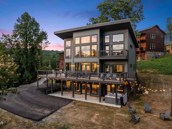 332 Sterling Drive , Gatlinburg, TN 37738