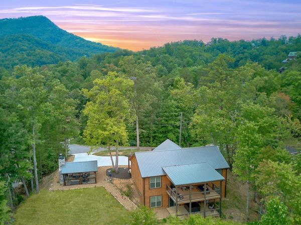 1815 Deer Haven Road , Sevierville, TN 37876