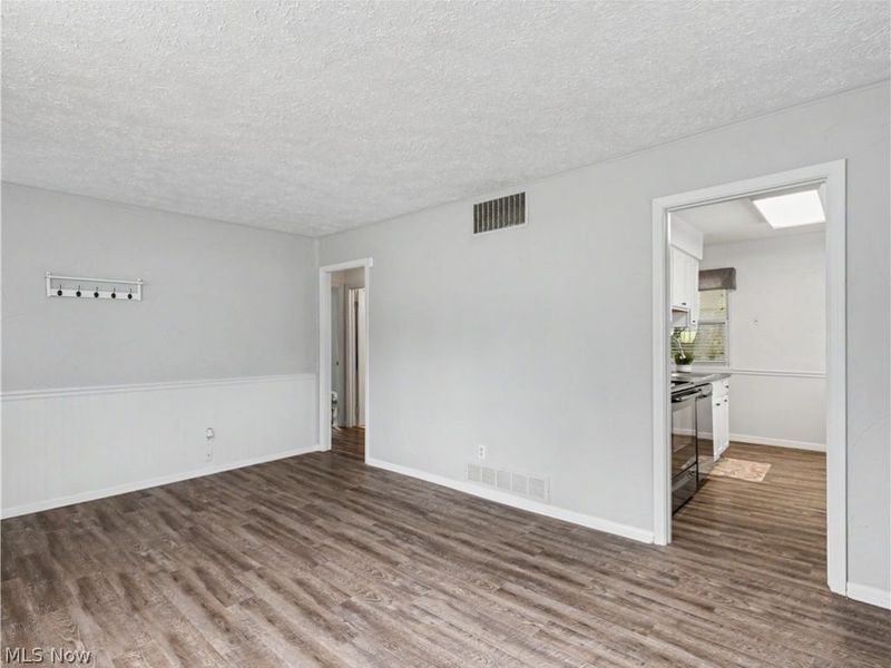 2180 Schubert Street, Cuyahoga Falls, OH 44221 Photo 3