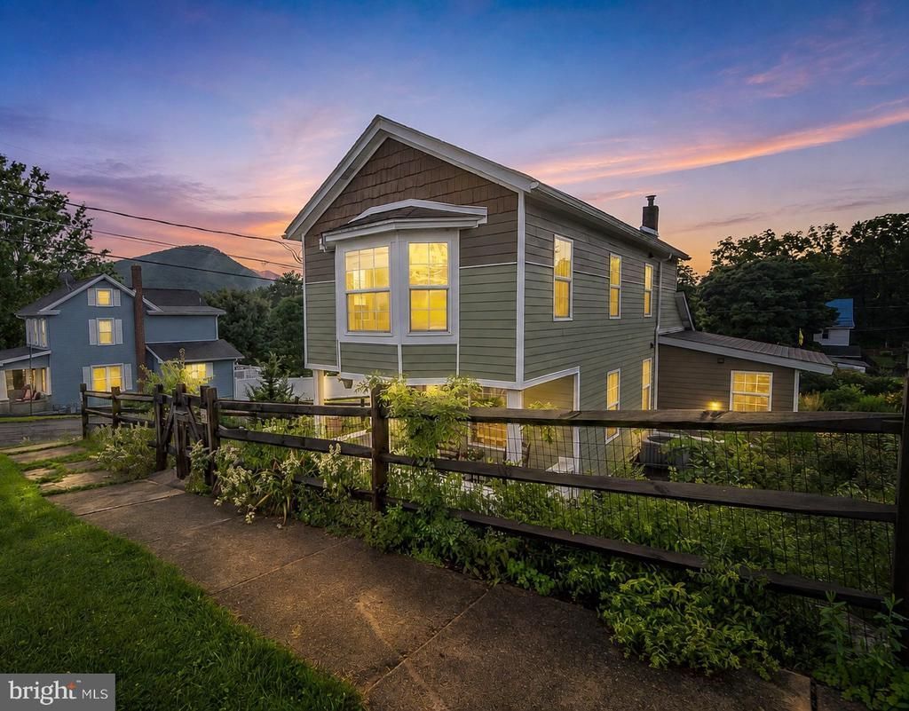 501 LEHIGH STREET , JIM THORPE, PA 18229