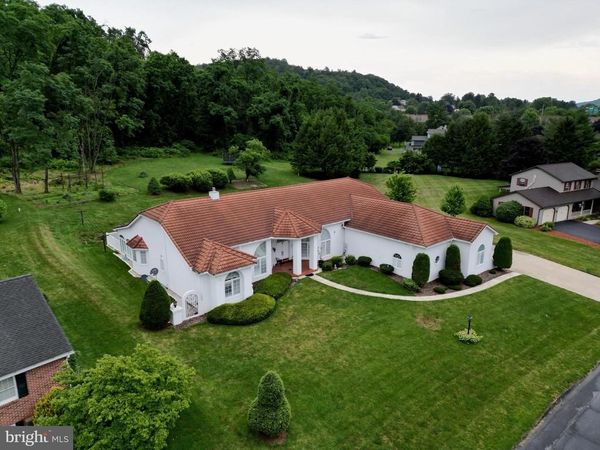 295 CORNFIELD CIRCLE, LEWISTOWN, PA 17044